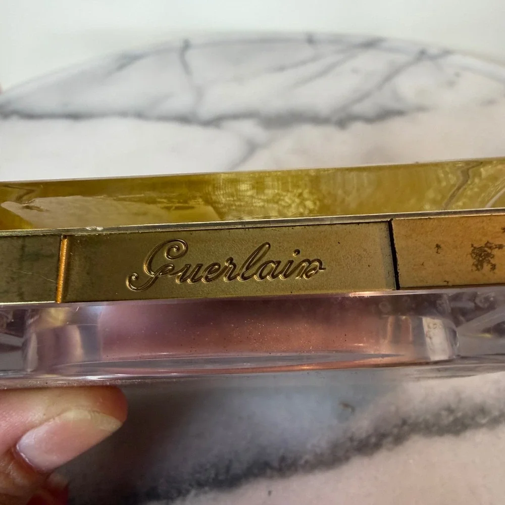 Guerlain Divinora Radiant Colour Eyeshadow Palette Touche De Beige 240 Gold Case